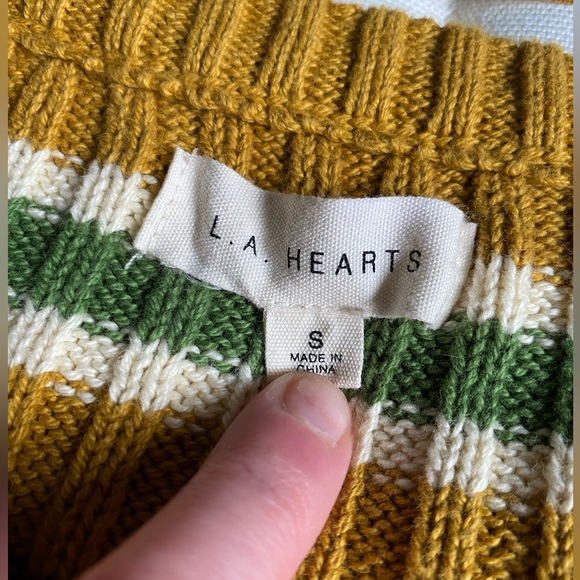 Knit Cropped Sweater - Picture 2 of 3